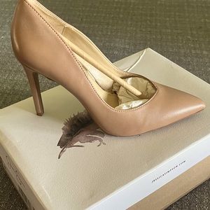 Jessica Simpson nude high heels